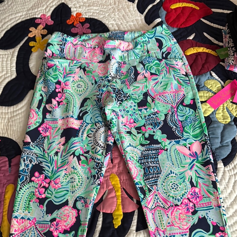Lilly Pulitzer women’s Floral Print pant- Pink and Green
